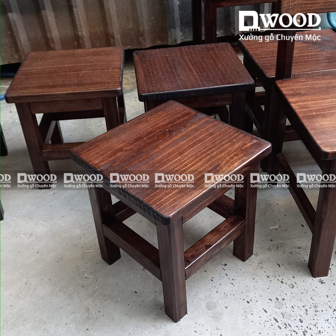 Bàn ghế cà phê gỗ thông Dwood mẫu đơn giản